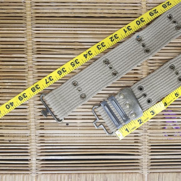 Canvas utilitarian vintage style belt with clasp - Picture 5 of 7